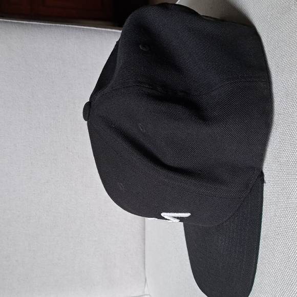 RVCA Hat - Picture 5 of 8